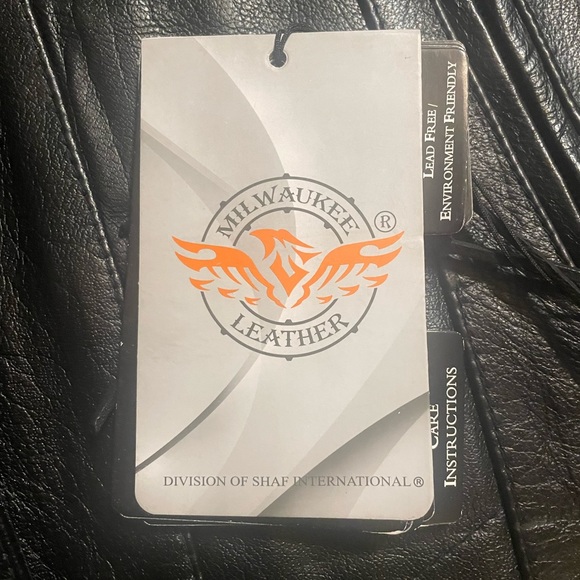 NWT Milwaukee women’s leather riding vest sz large - Picture 3 of 4